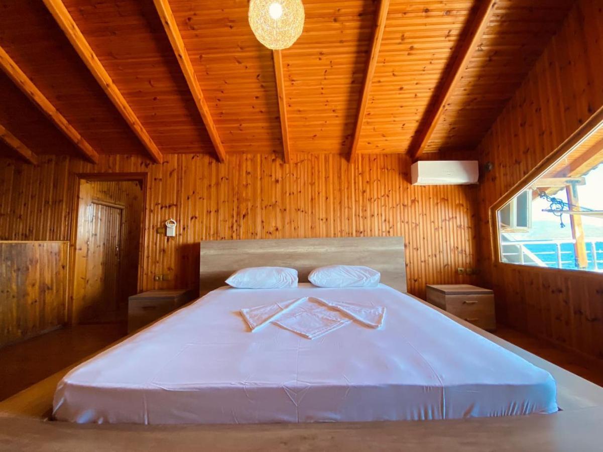 Wild Villa Apartments Sarandë Esterno foto