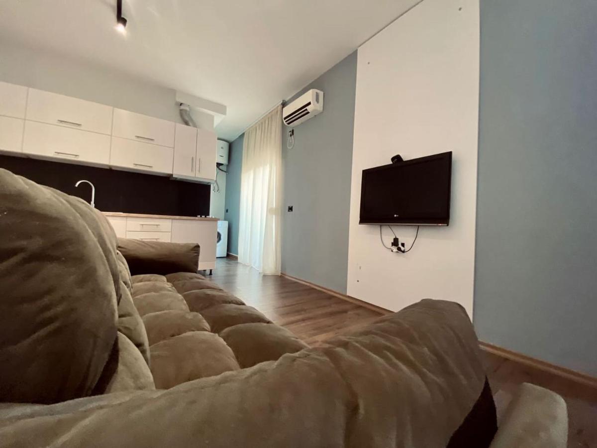 Wild Villa Apartments Sarandë Esterno foto