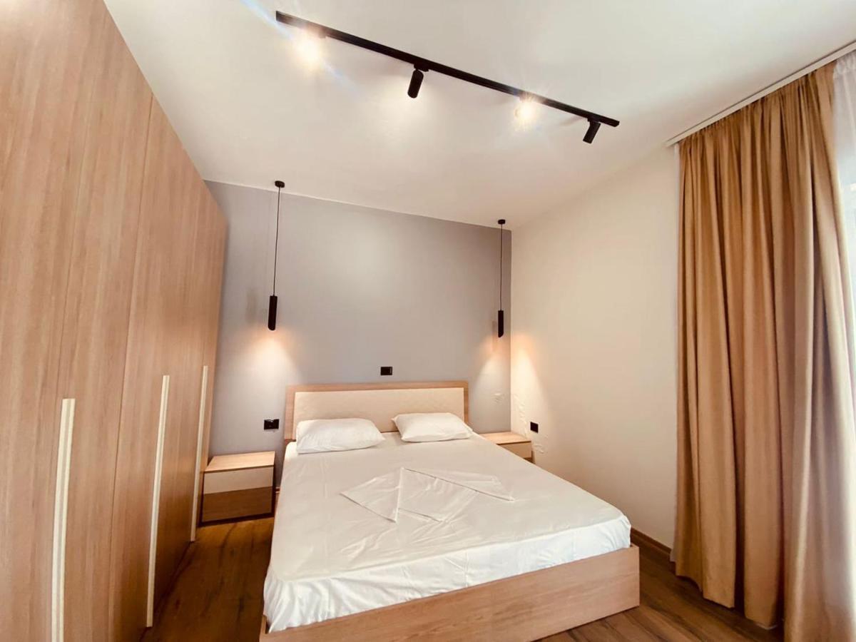 Wild Villa Apartments Sarandë Esterno foto