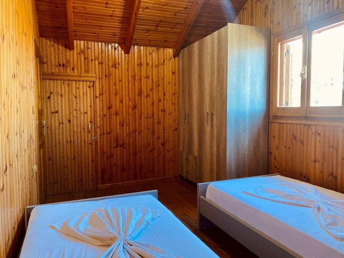 Wild Villa Apartments Sarandë Esterno foto