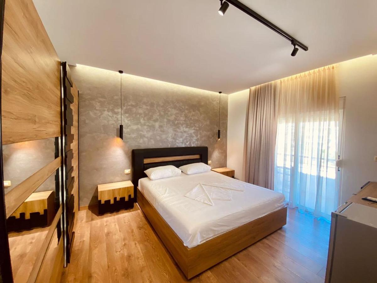 Wild Villa Apartments Sarandë Esterno foto