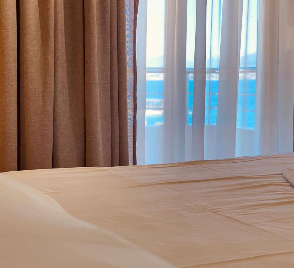 Wild Villa Apartments Sarandë Esterno foto